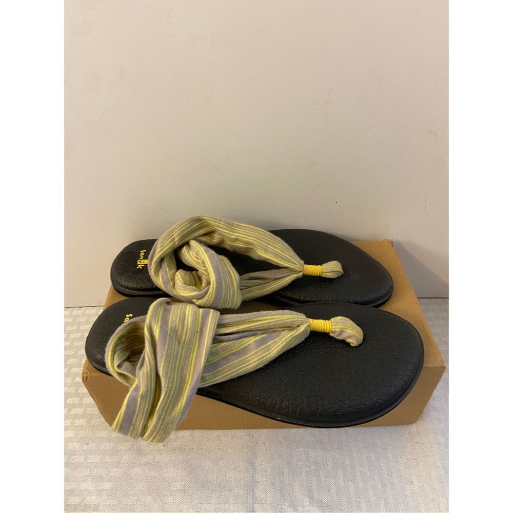 Sanuk yoga mat sandals yellow gray stripes size 9 shoes